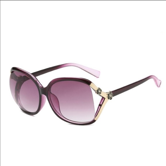 NWOT. Only 1 left! Fashion design sunglasses 🕶 - Picture 2 of 5